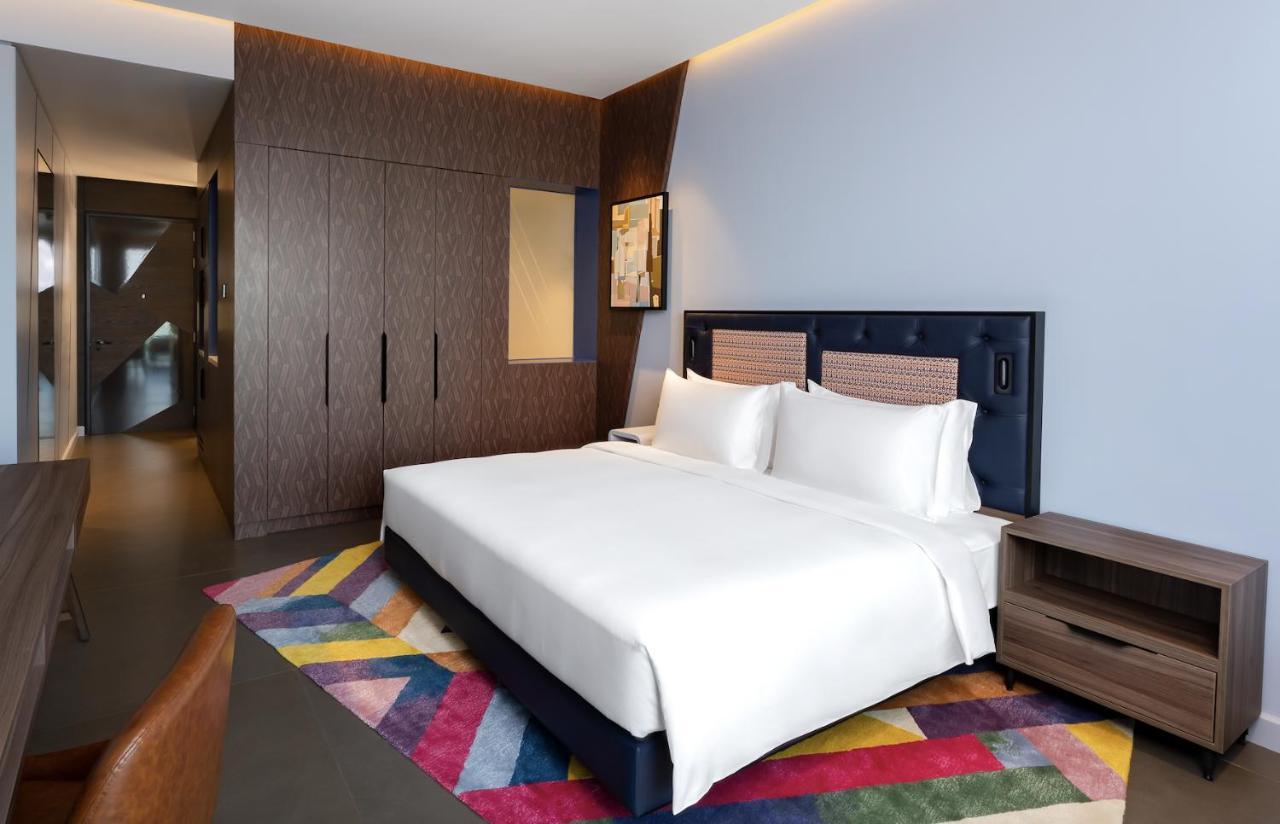 Hyatt Centric Jumeirah Ντουμπάι Εξωτερικό φωτογραφία A bedroom at the hotel
