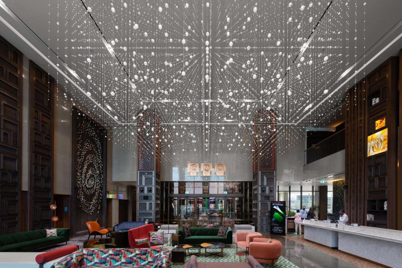 Hyatt Centric Jumeirah Ντουμπάι Εξωτερικό φωτογραφία The lobby of the hotel