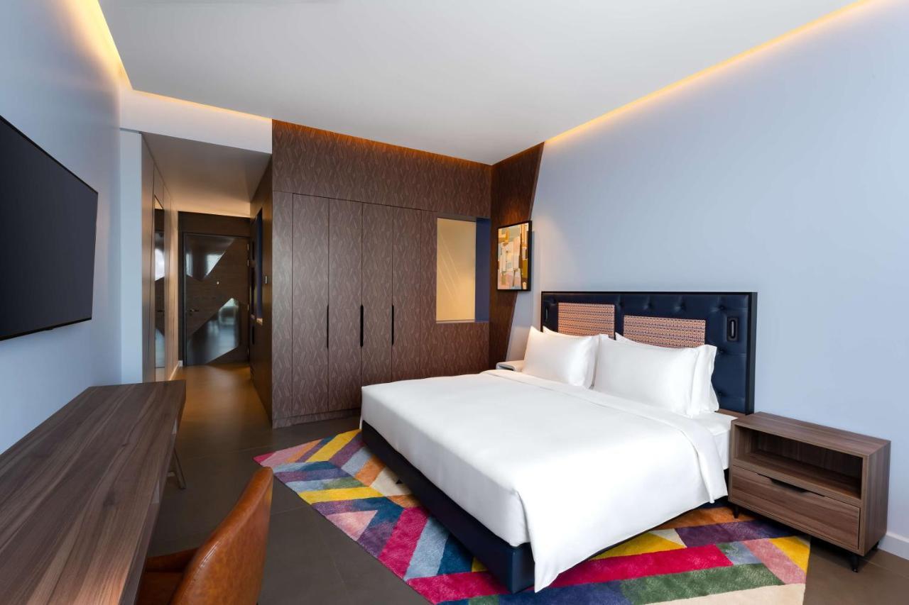 Hyatt Centric Jumeirah Ντουμπάι Εξωτερικό φωτογραφία A bedroom at the hotel