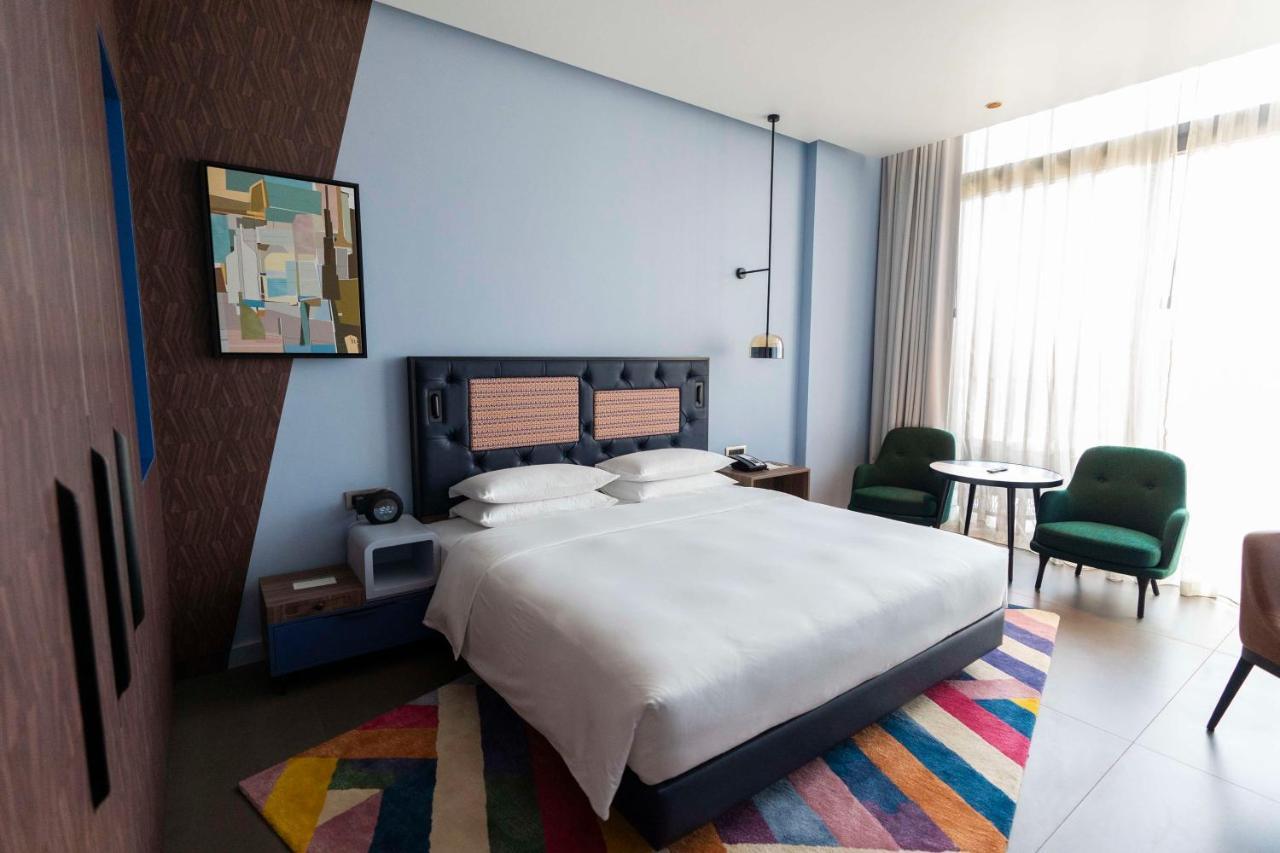 Hyatt Centric Jumeirah Ντουμπάι Εξωτερικό φωτογραφία A bedroom at the hotel