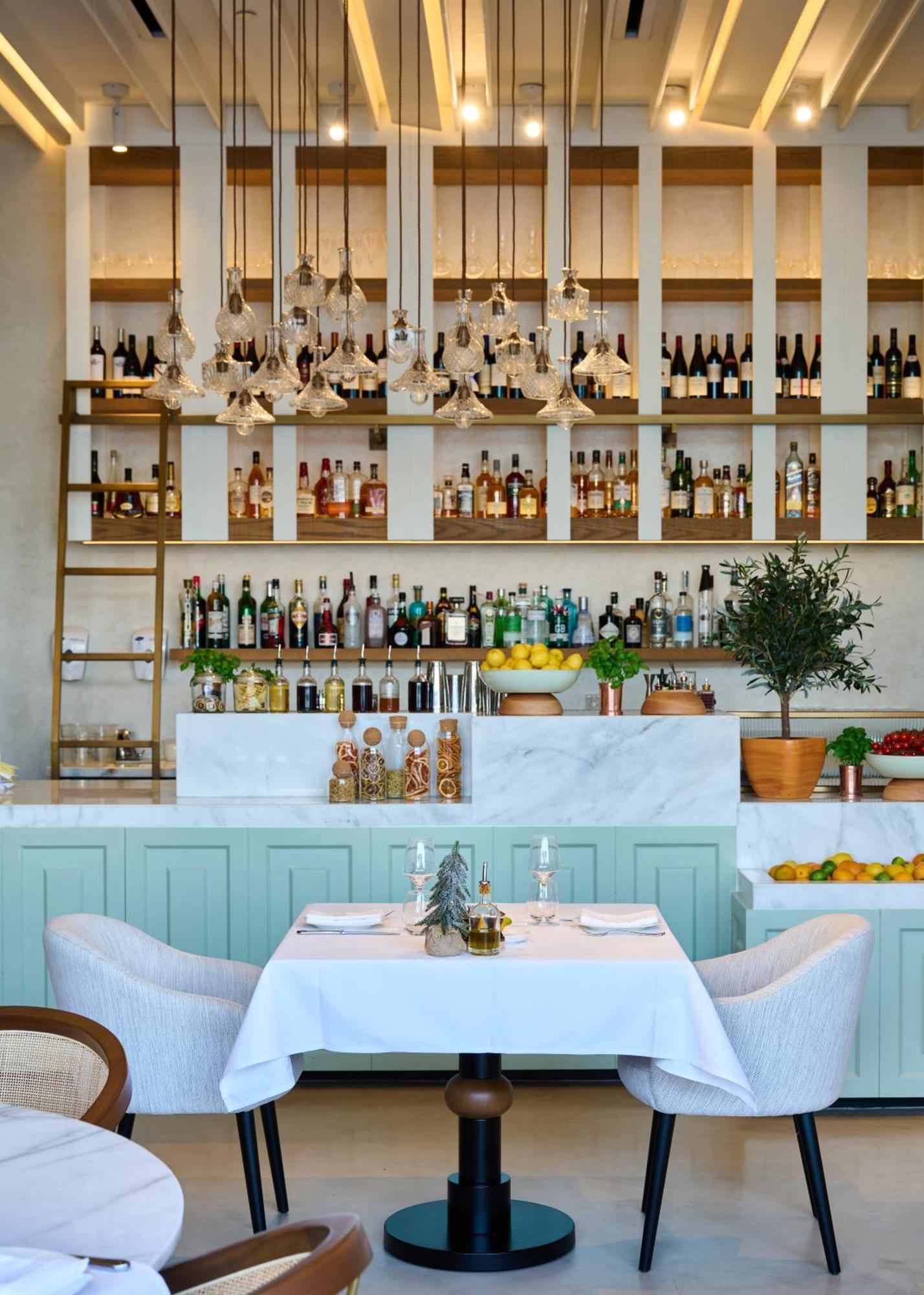 Hyatt Centric Jumeirah Ντουμπάι Εξωτερικό φωτογραφία The bar at the restaurant