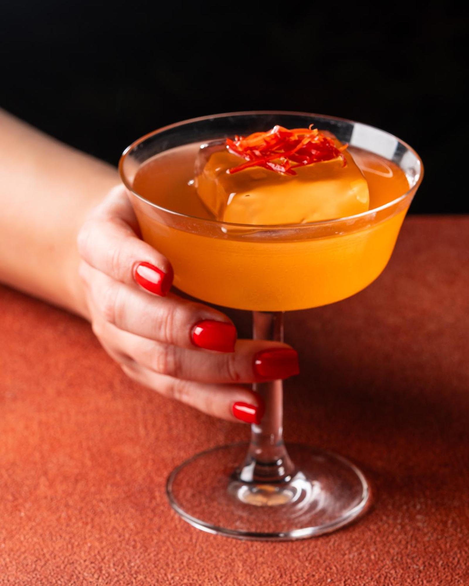 Hyatt Centric Jumeirah Ντουμπάι Εξωτερικό φωτογραφία A pumpkin spice martini